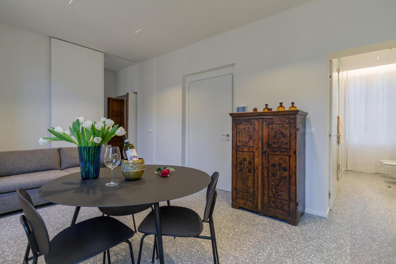 Domus La Costa Apartment เวโรนา ภายนอก รูปภาพ