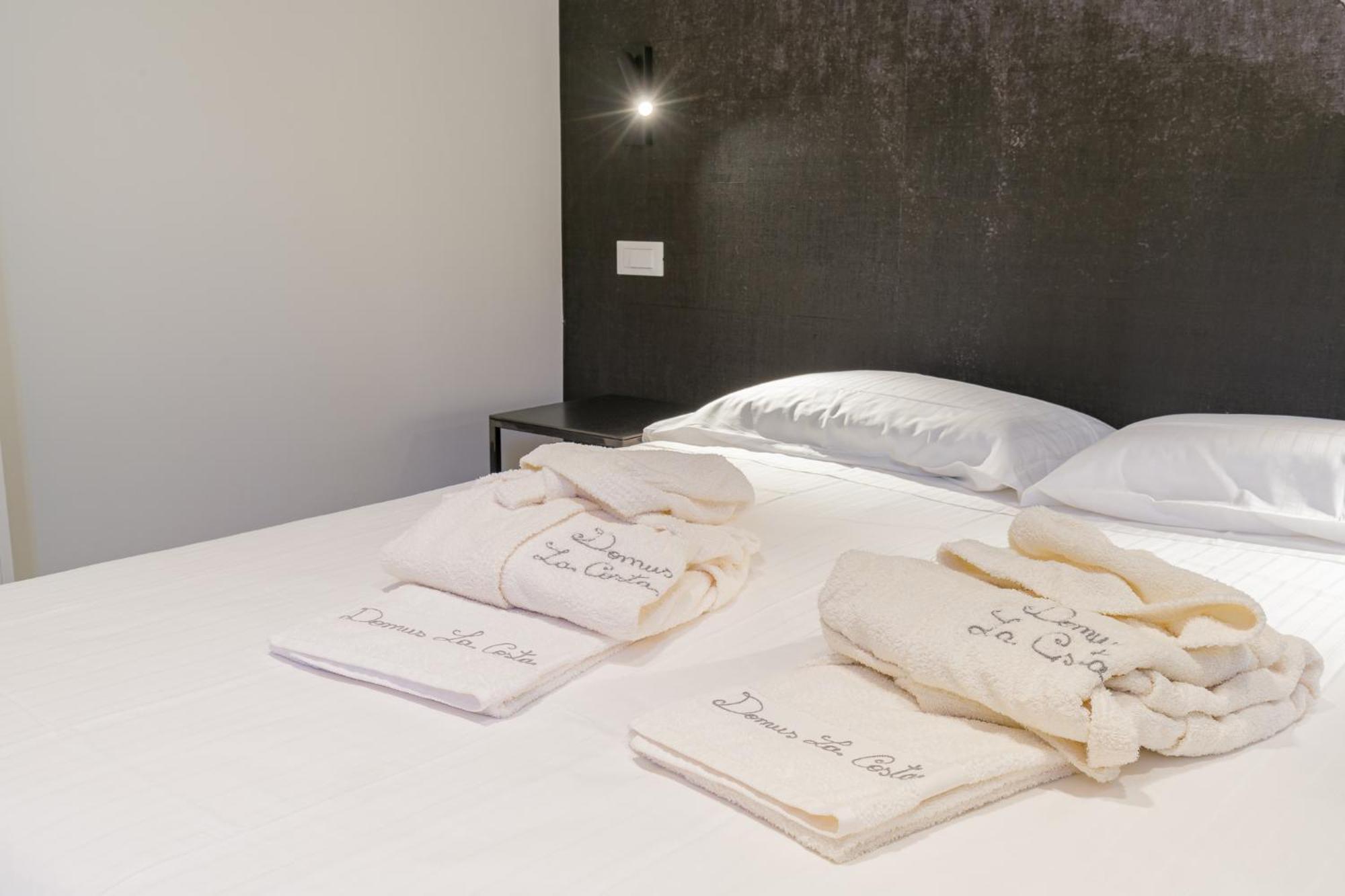Domus La Costa Apartment เวโรนา ภายนอก รูปภาพ
