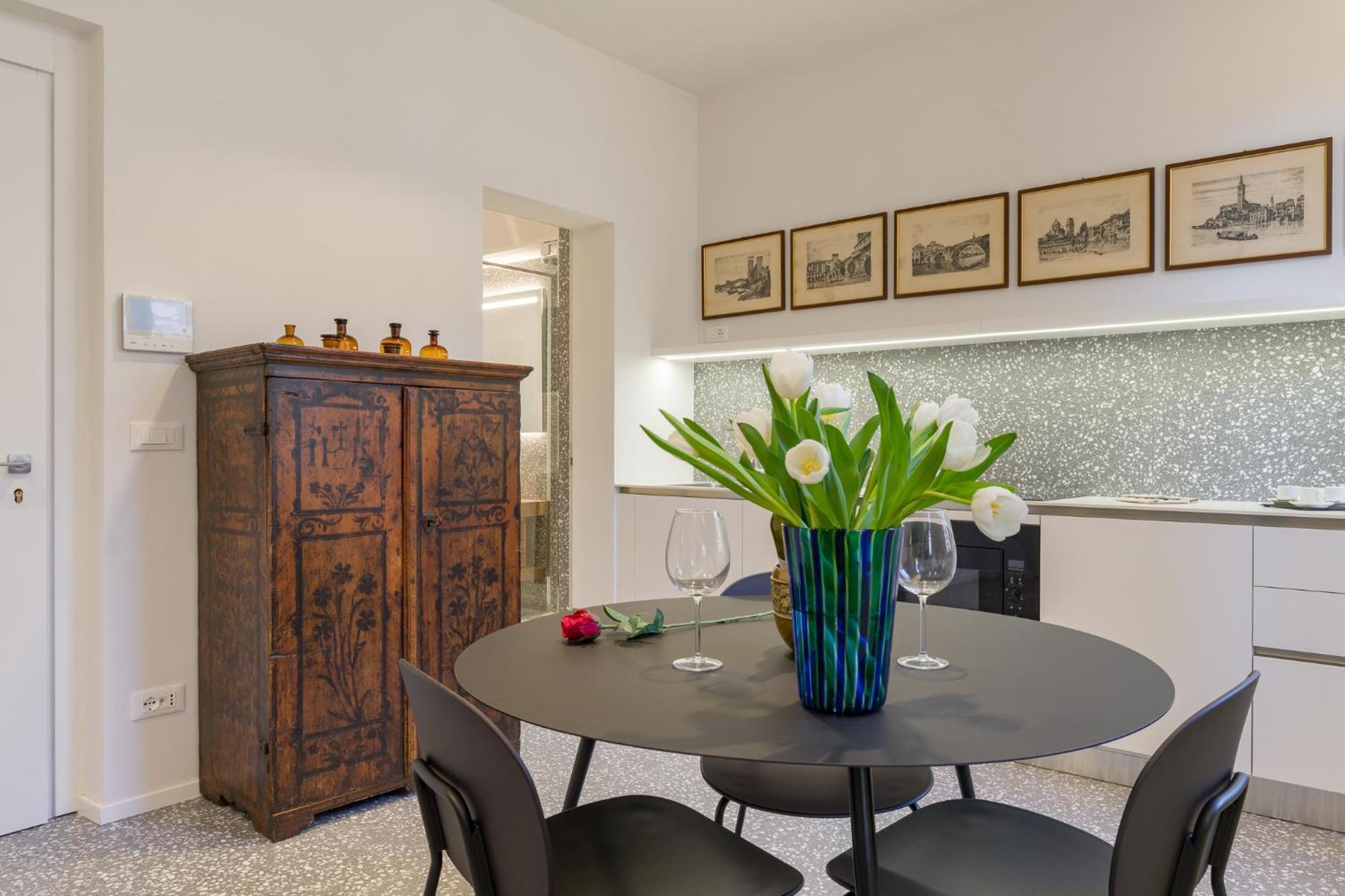 Domus La Costa Apartment เวโรนา ภายนอก รูปภาพ